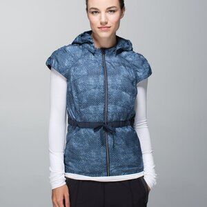 Lululemon Women's Sashiko Cross Inkwell Ghost Spring Fling Puffy Vest Size 6